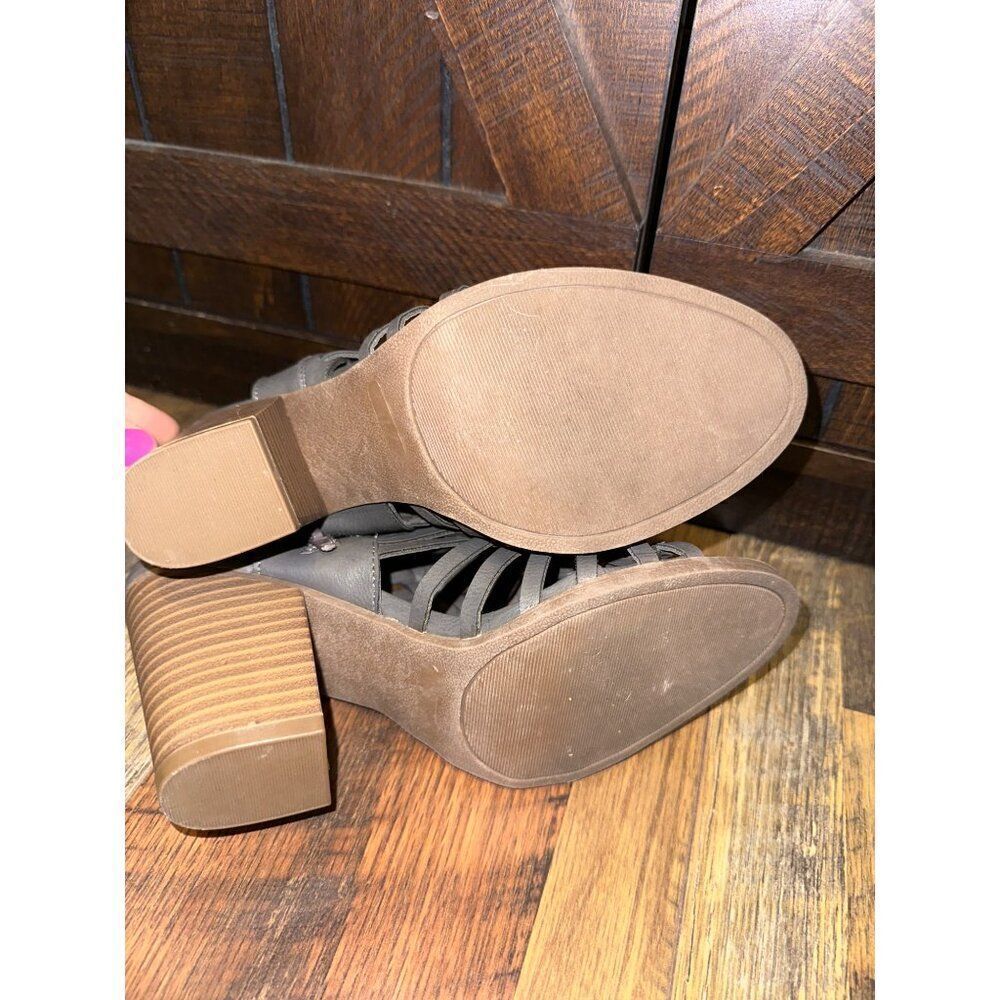 Sugar Vivid Peep Toe Side Cut outs Heeled Sandal‎ Size 8 - Picture 9 of 10